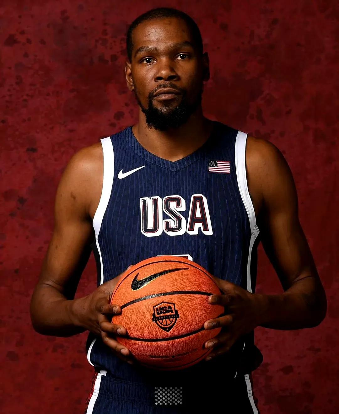 而是折射出 而是折射出